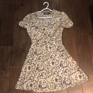 *SOLD* Missguided floral skater dress size 2 NWT